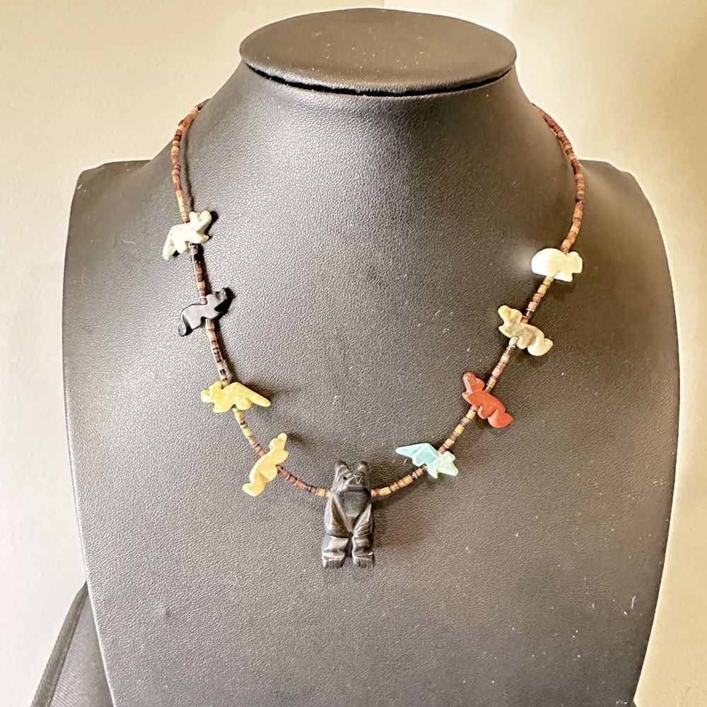 Vintage Zuni-style Fetish Carved Heishi beaded necklace!